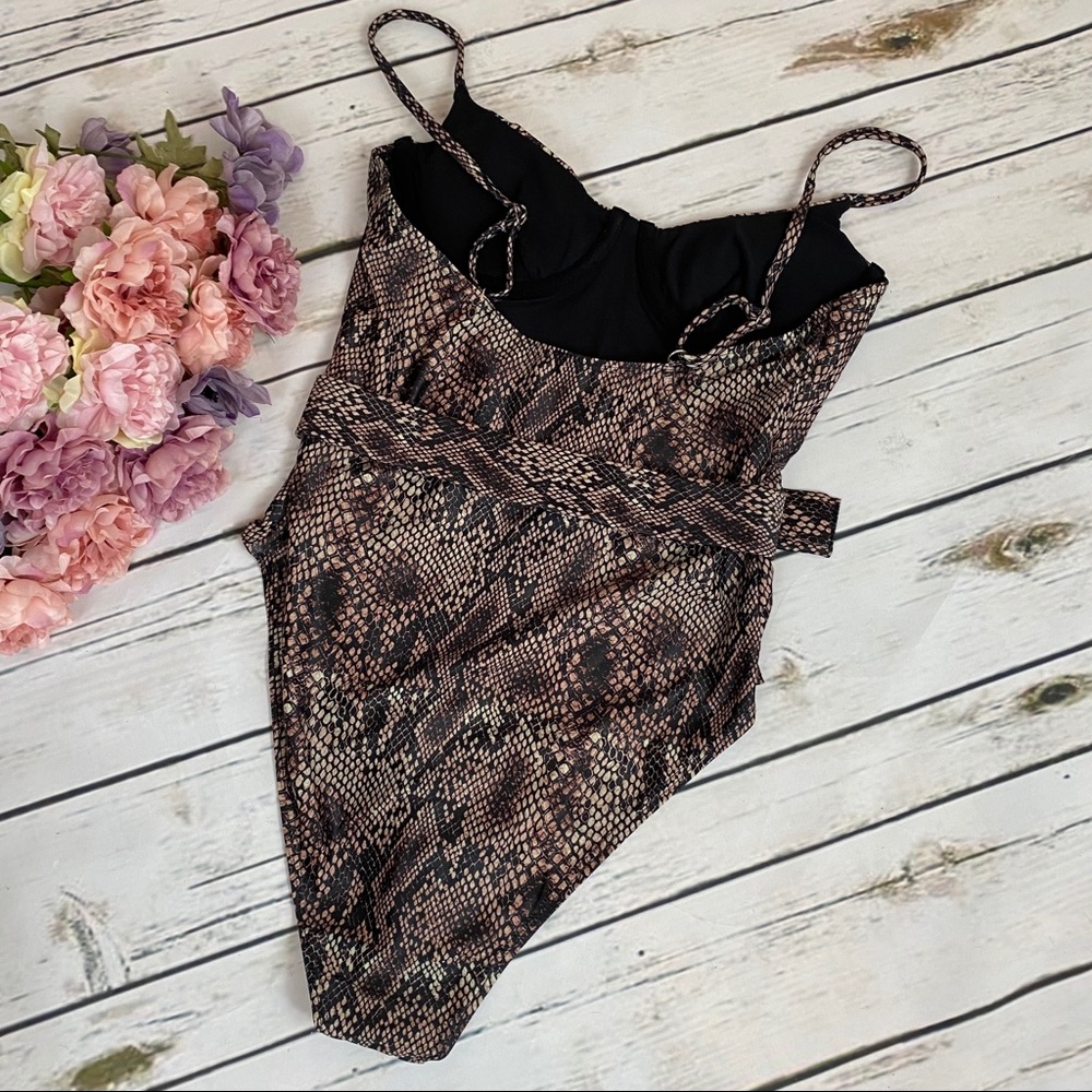 Sexy Belted Snakeskin Push Up Swimsuit - Picture 9 of 12